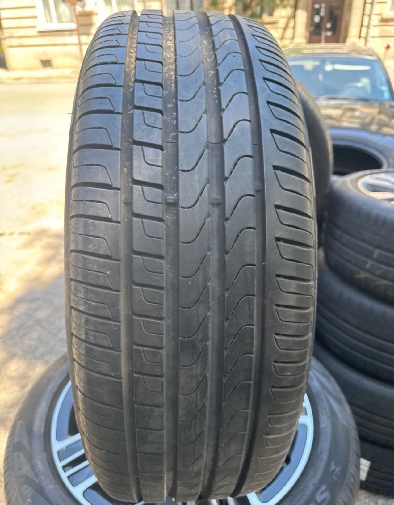 Гуми с джанти Pirelli 235/50R20, снимка 3 - Гуми и джанти - 55888643