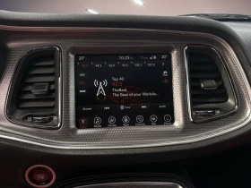 Dodge Challenger SRT Hellcat RWD, снимка 11