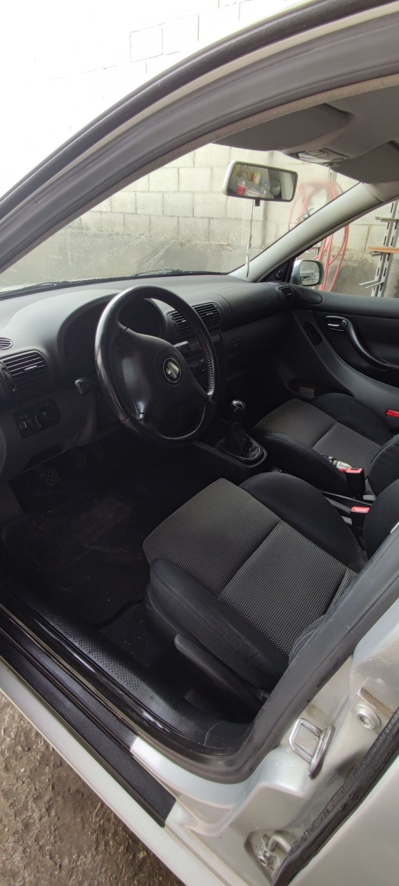 Seat Leon 1.6, снимка 4 - Автомобили и джипове - 45945845