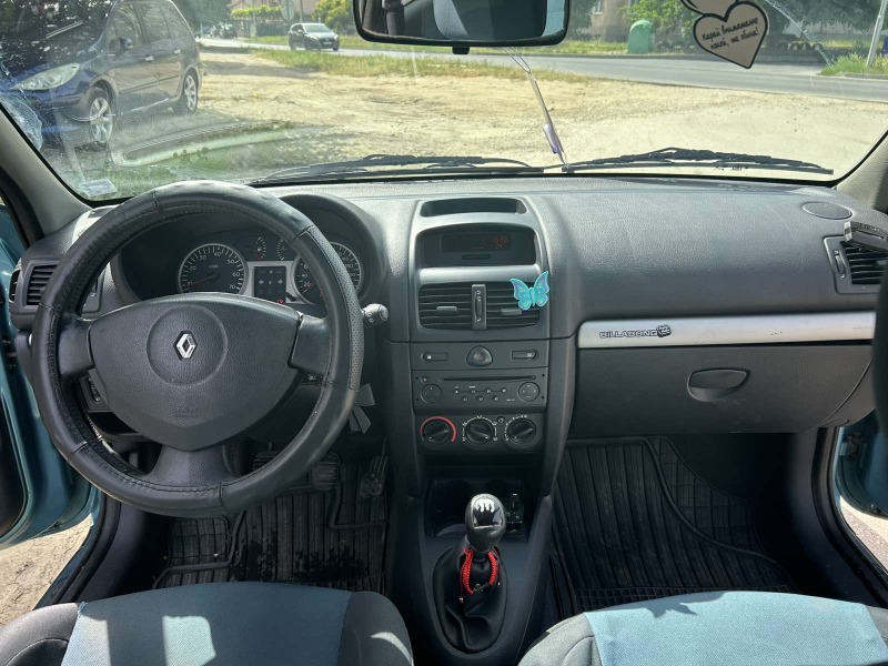 Renault Clio 1.5 DCI, снимка 11 - Автомобили и джипове - 46169543
