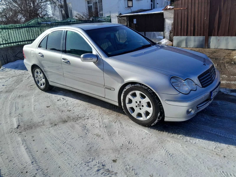 Mercedes-Benz C 200 2.0, снимка 3 - Автомобили и джипове - 48732323