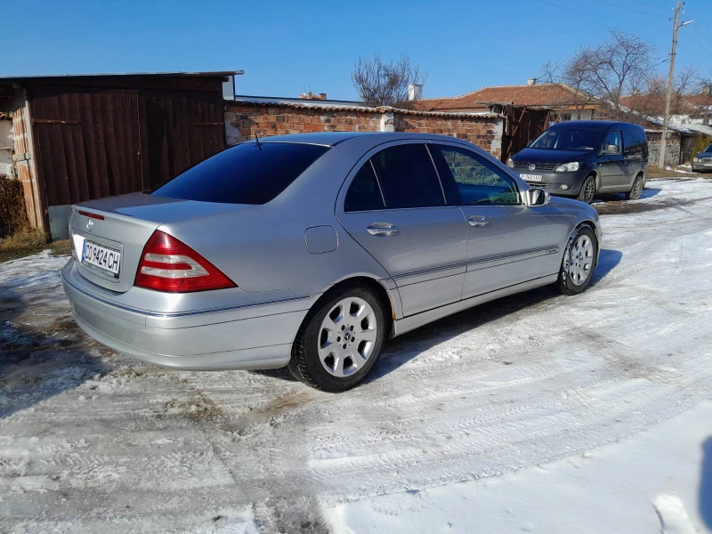 Mercedes-Benz C 200 2.0, снимка 4 - Автомобили и джипове - 48732323