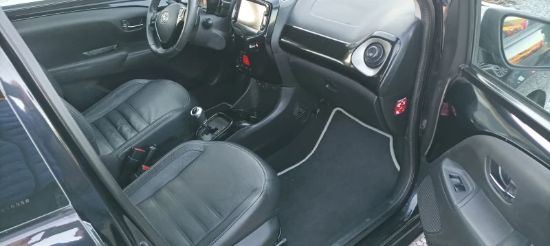Toyota Aygo R-line AUTOMAT , снимка 11 - Автомобили и джипове - 49714768