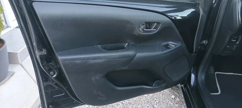 Toyota Aygo R-line AUTOMAT , снимка 16 - Автомобили и джипове - 49714768