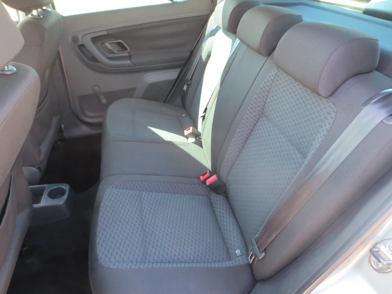 Skoda Fabia 1.6 TDI, снимка 11 - Автомобили и джипове - 51427703