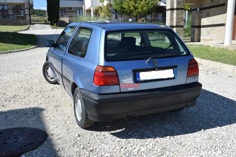 VW Golf, снимка 4 - Автомобили и джипове - 52252886