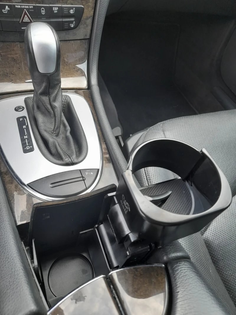 Mercedes-Benz E 320, снимка 7 - Автомобили и джипове - 52866866