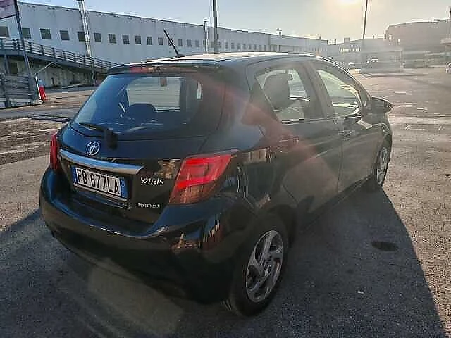 Toyota Yaris 1.5 HYBRID/FACE, снимка 3 - Автомобили и джипове - 49271009