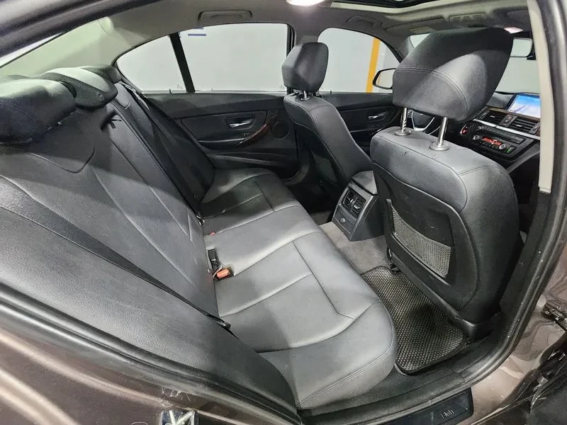BMW 320 (F30), снимка 15 - Автомобили и джипове - 54960558