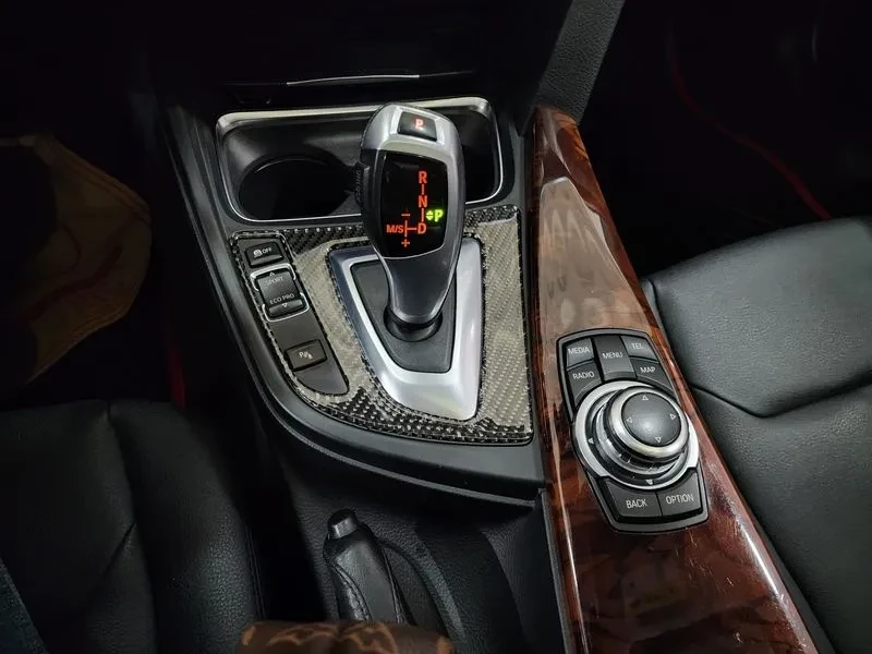 BMW 320 (F30), снимка 8 - Автомобили и джипове - 54960558