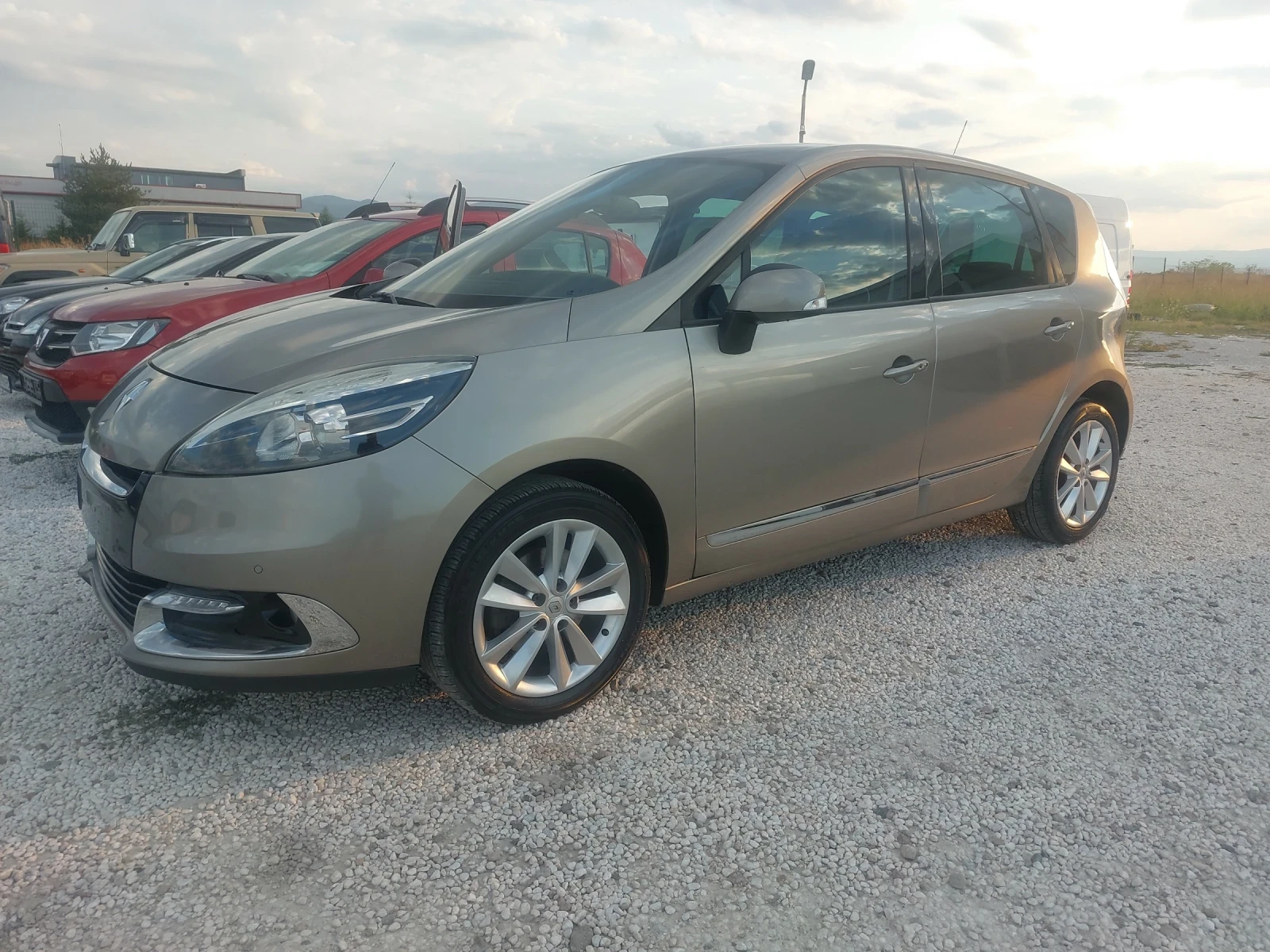 Renault Grand scenic 1.5DCI - изображение 3