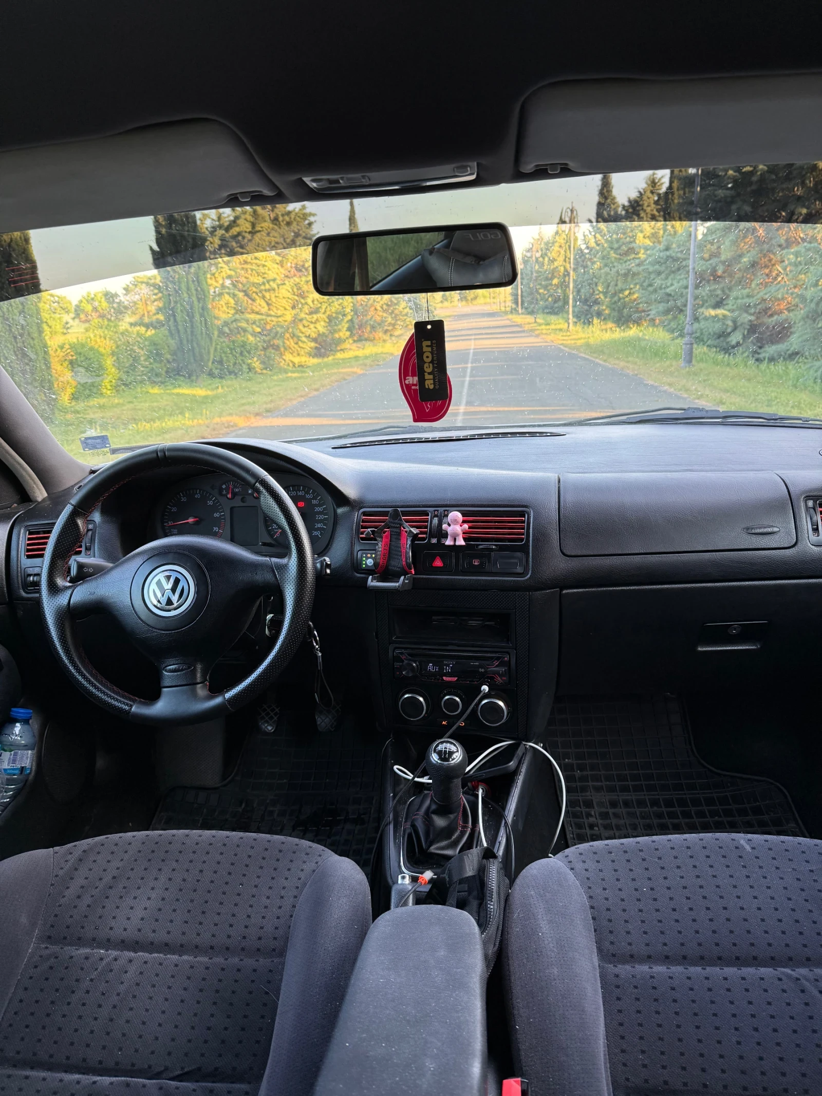 VW Golf 1.6 - изображение 7