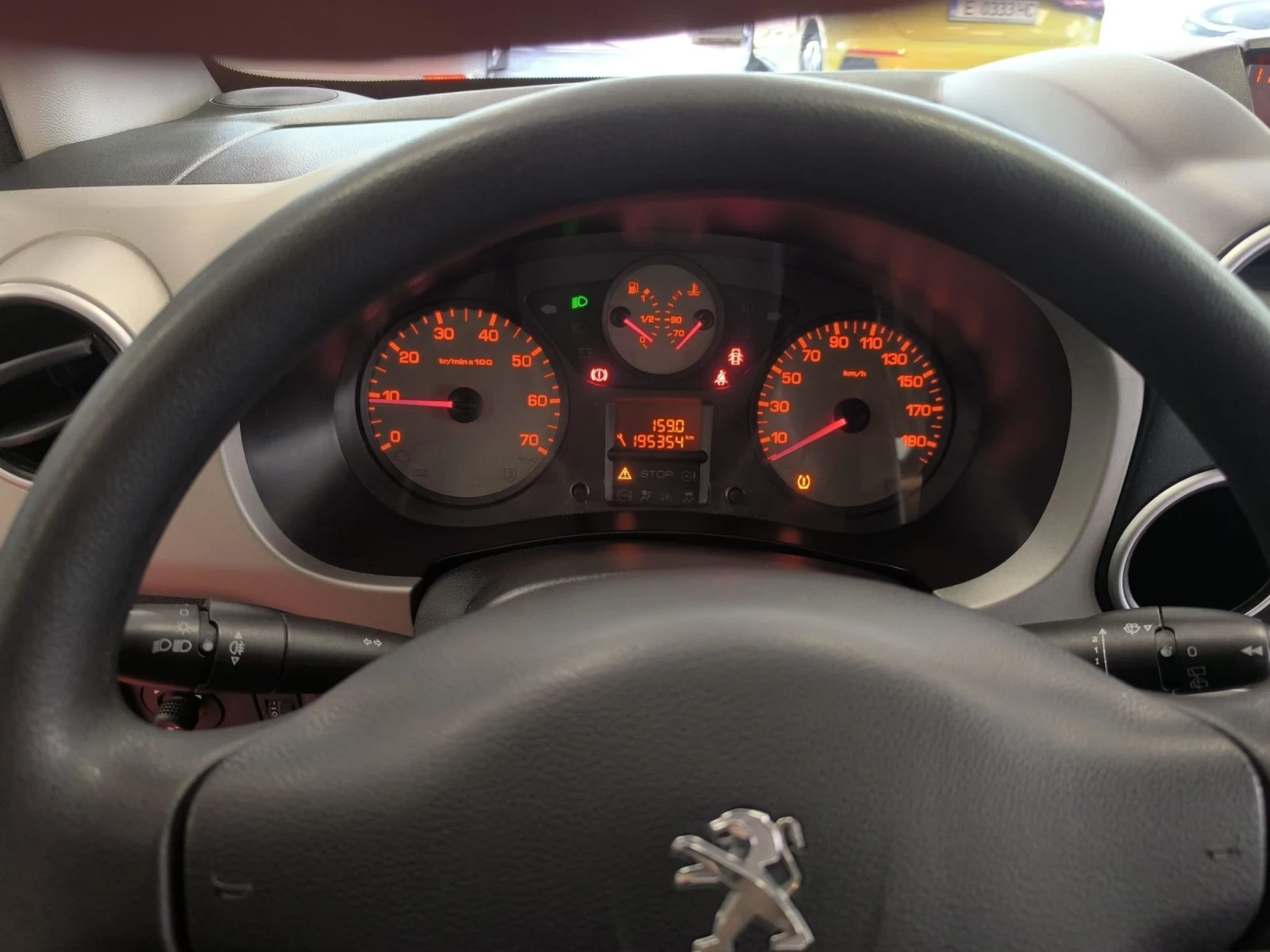 Peugeot Partner Tepee / 1.6 petrol 98hp / EU6 - изображение 10