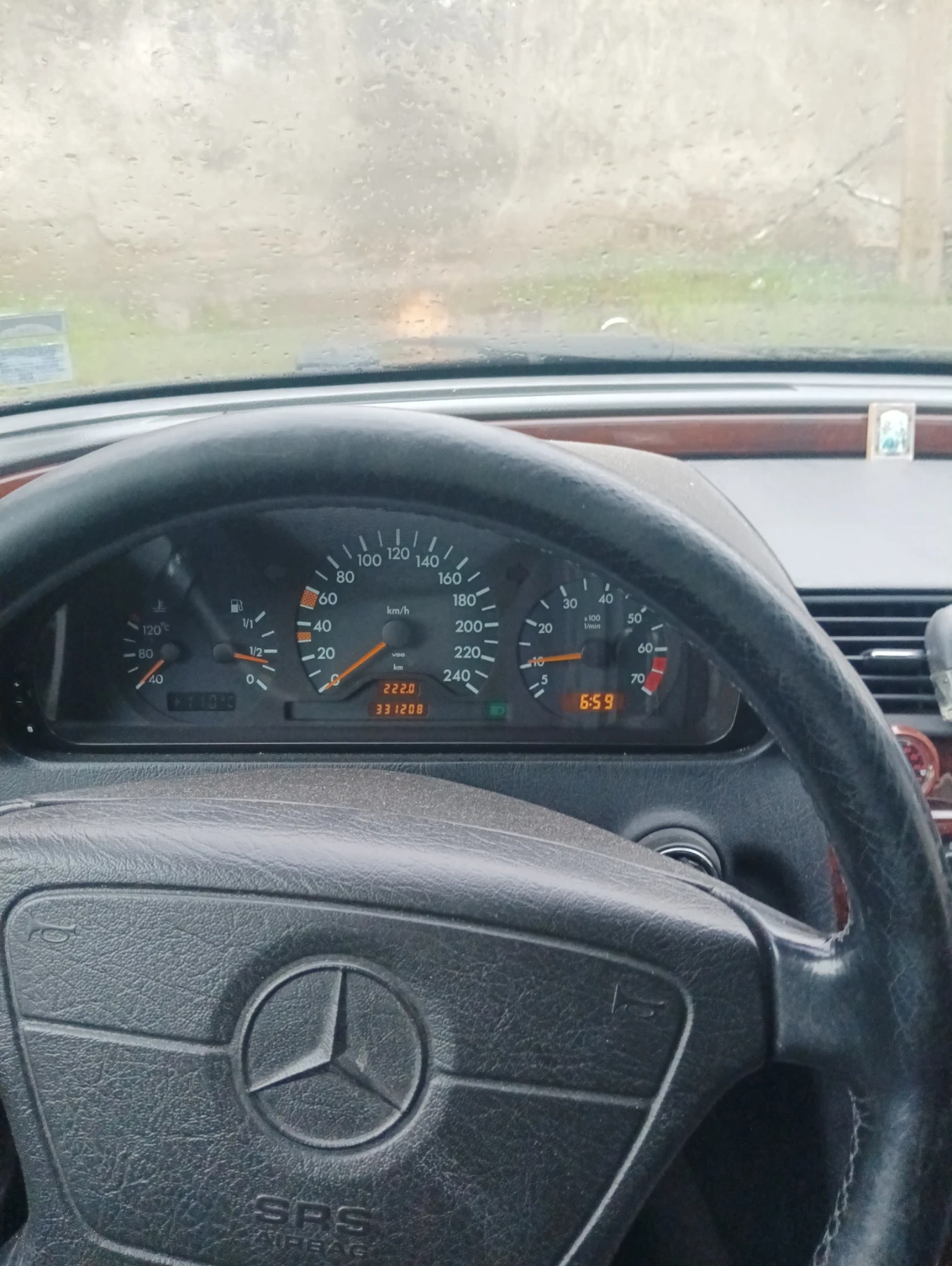 Mercedes-Benz C 180  - изображение 6