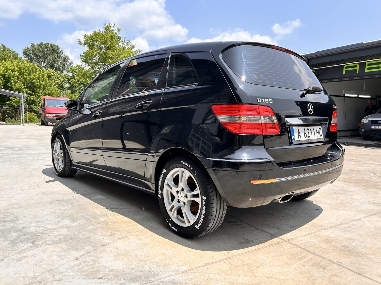 Mercedes-Benz B 180  - изображение 2