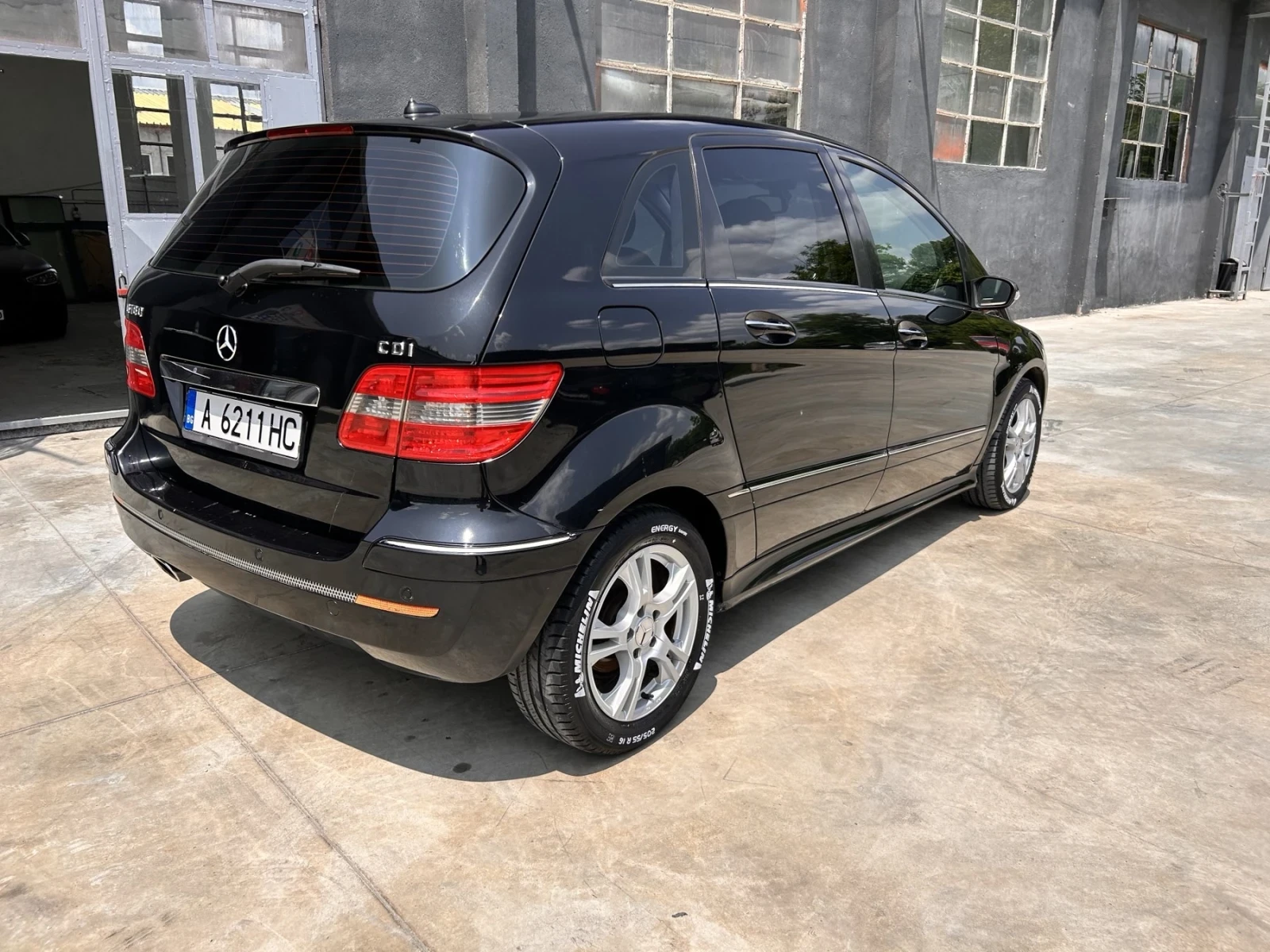 Mercedes-Benz B 180  - изображение 5