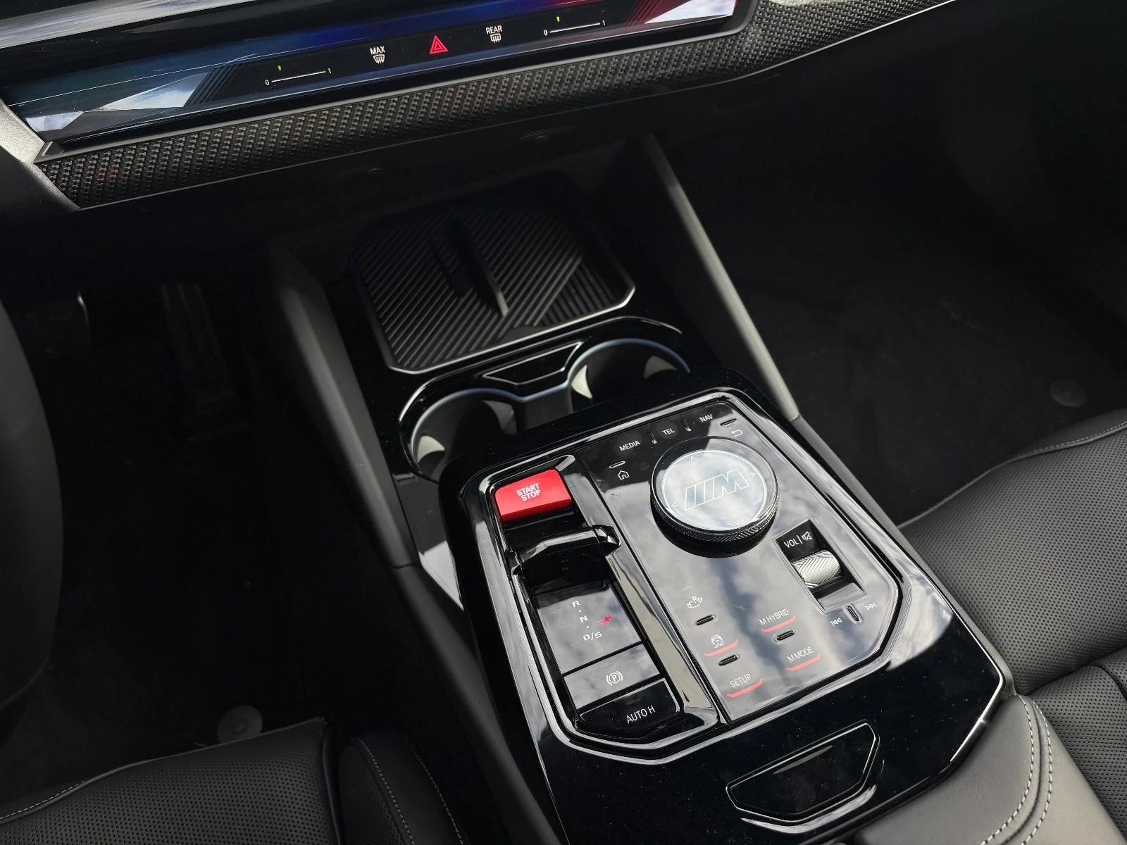 BMW M5 4.4 V8/PLUG-IN HYRBID/CARBON/B&W/HEAD UP/360/ | Mobile.bg   10