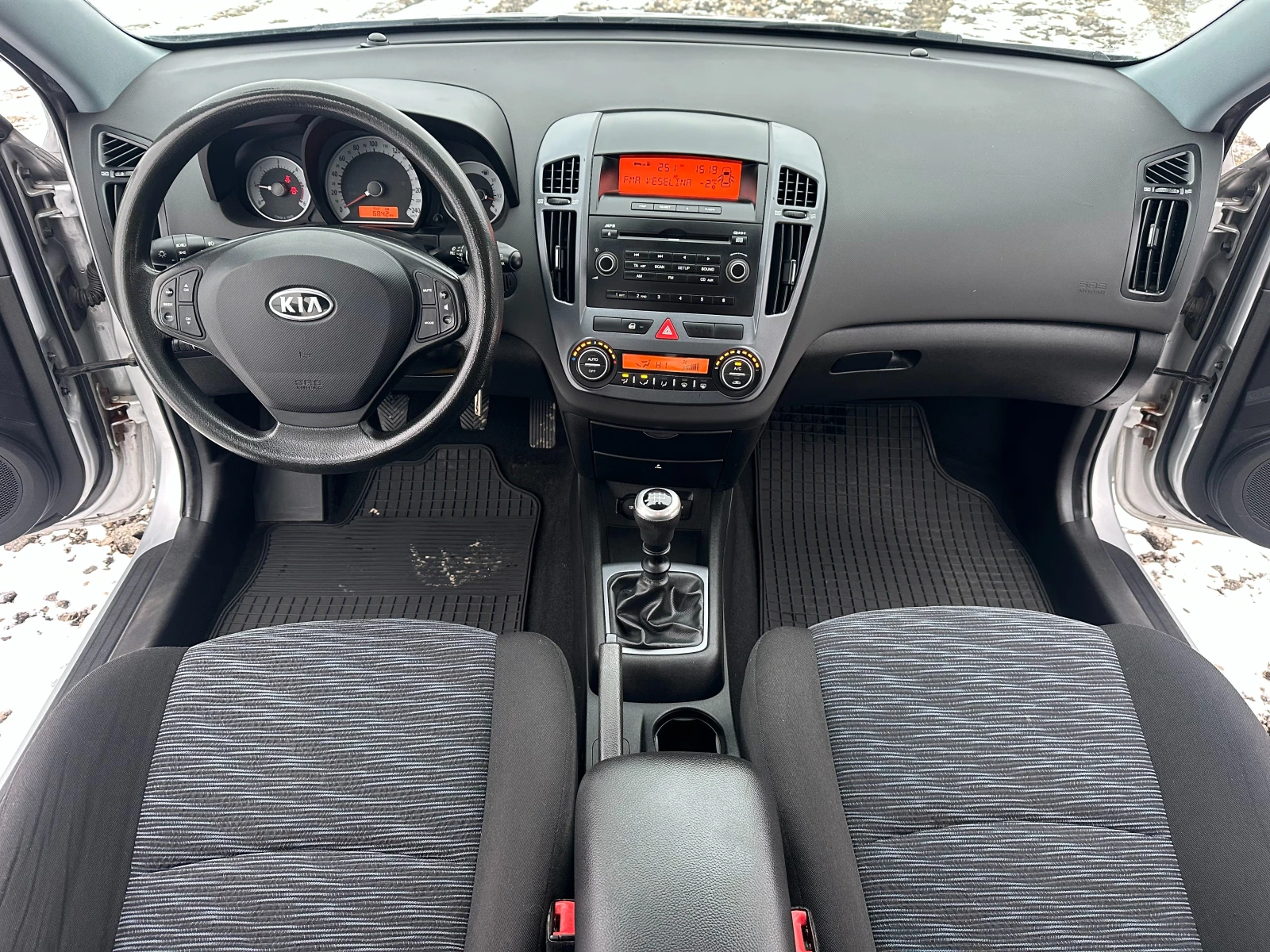Kia Ceed 1.6CRDI 90kc - изображение 10