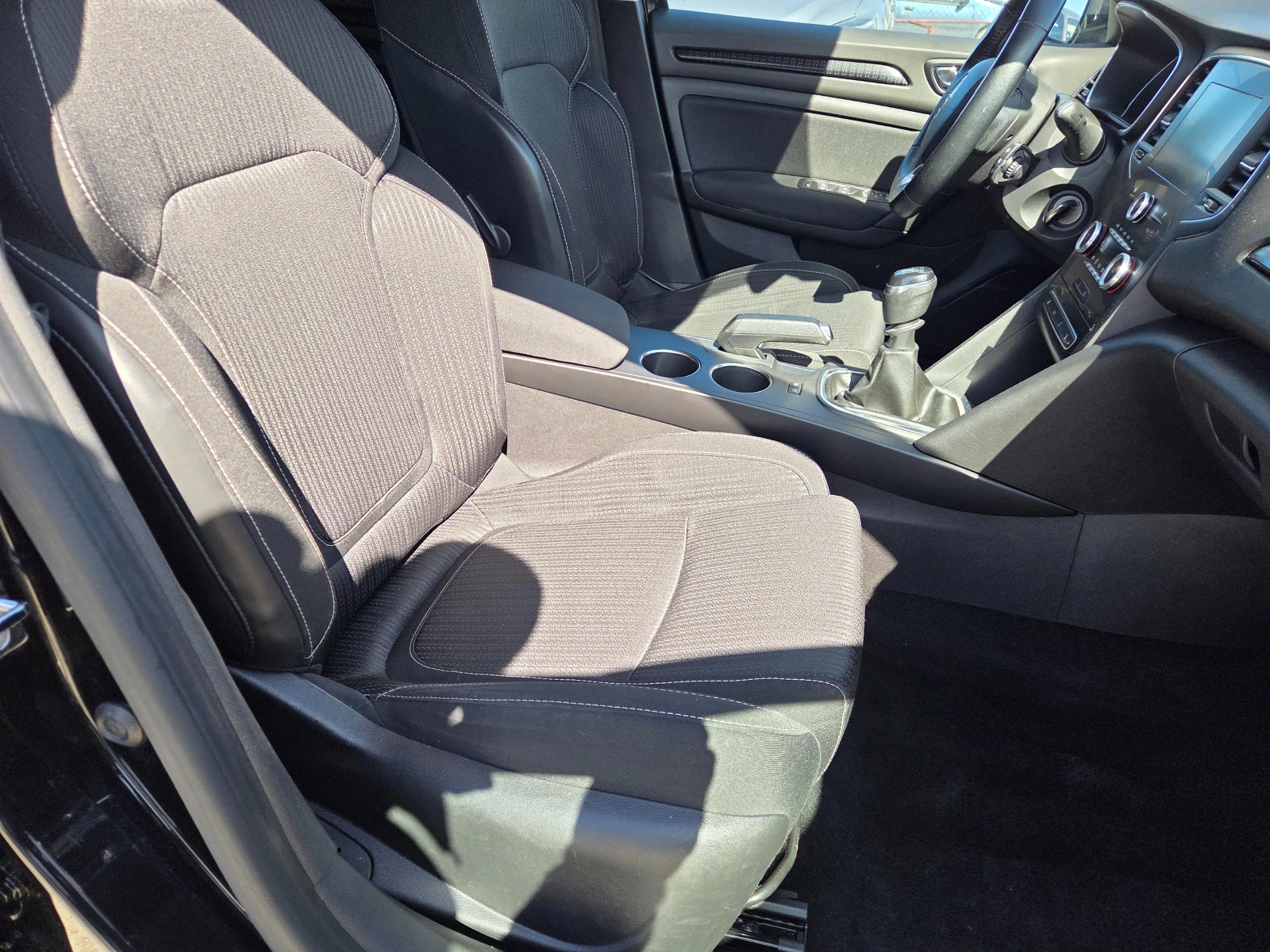 Renault Megane 1.5DCi-Нави, снимка 14 - Автомобили и джипове - 53768649