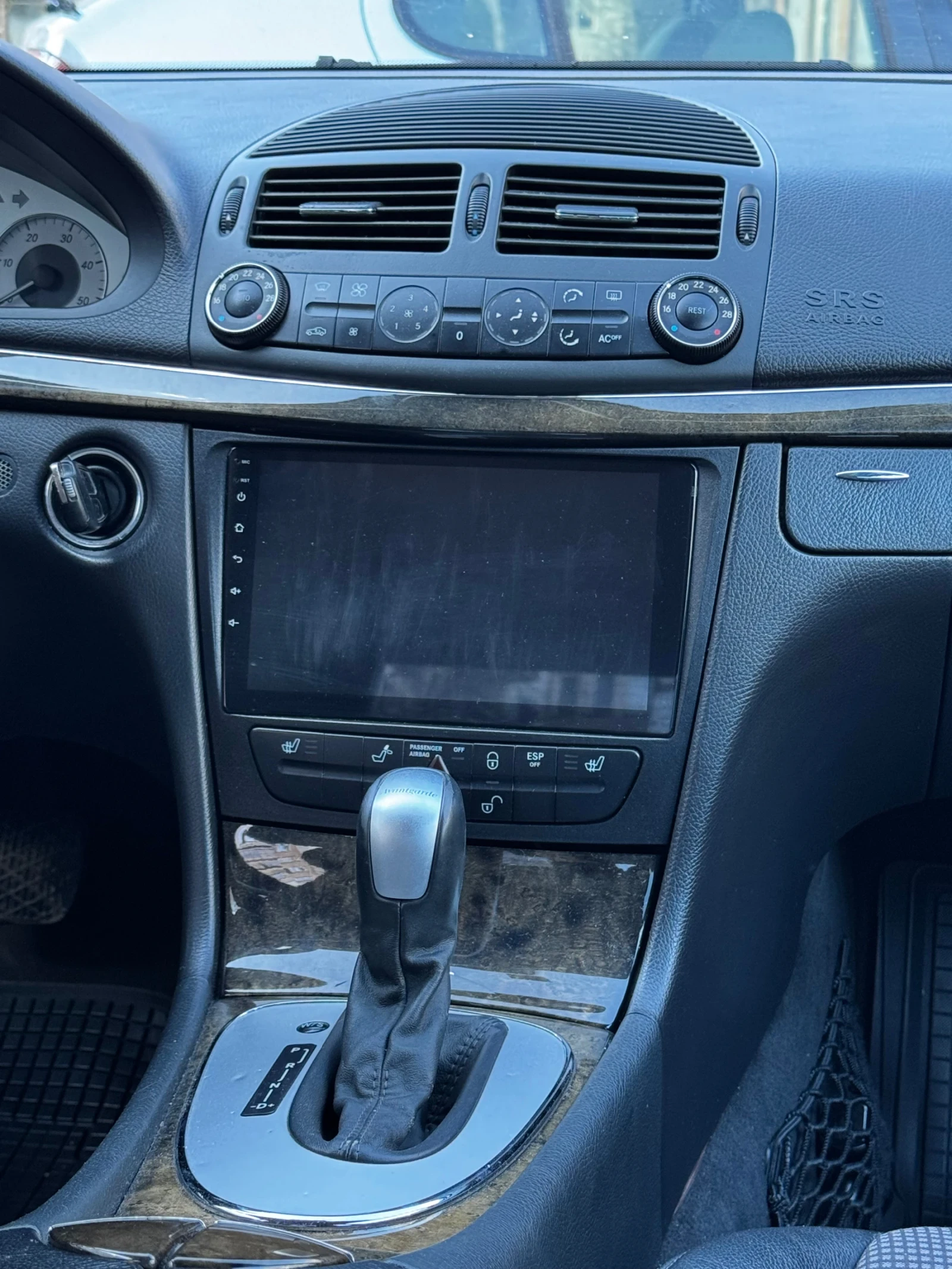 Mercedes-Benz E 270 Avantgarde, снимка 7 - Автомобили и джипове - 54110906