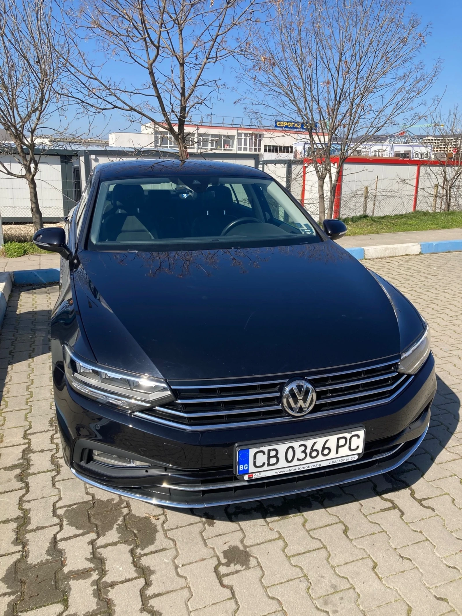 VW Passat Business, закупена от VW България, снимка 3 - Автомобили и джипове - 54316970