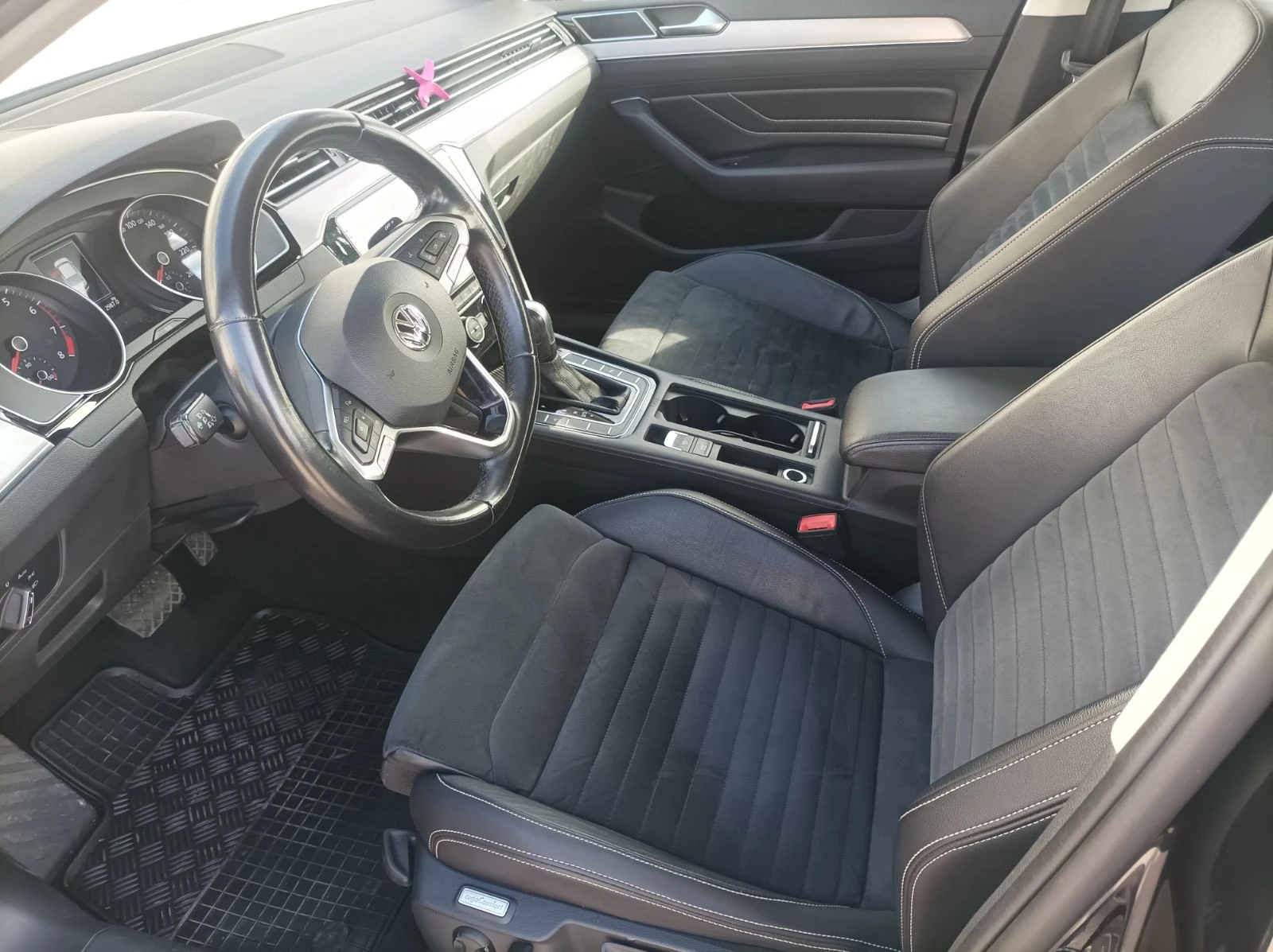 VW Passat Business, закупена от VW България, снимка 10 - Автомобили и джипове - 54316970