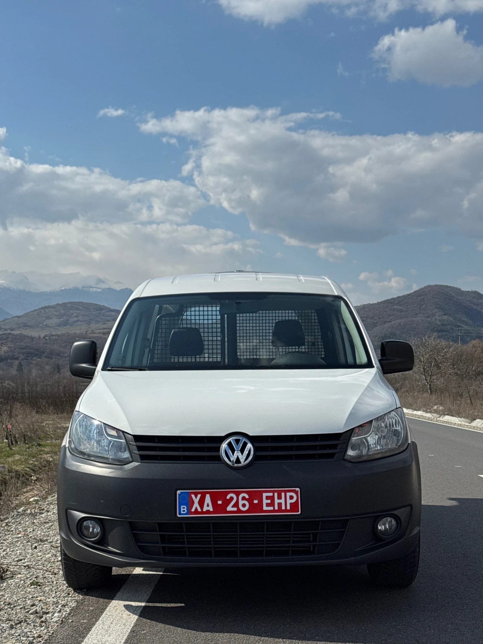 VW Caddy 1.6 TDI, снимка 2 - Автомобили и джипове - 54417490