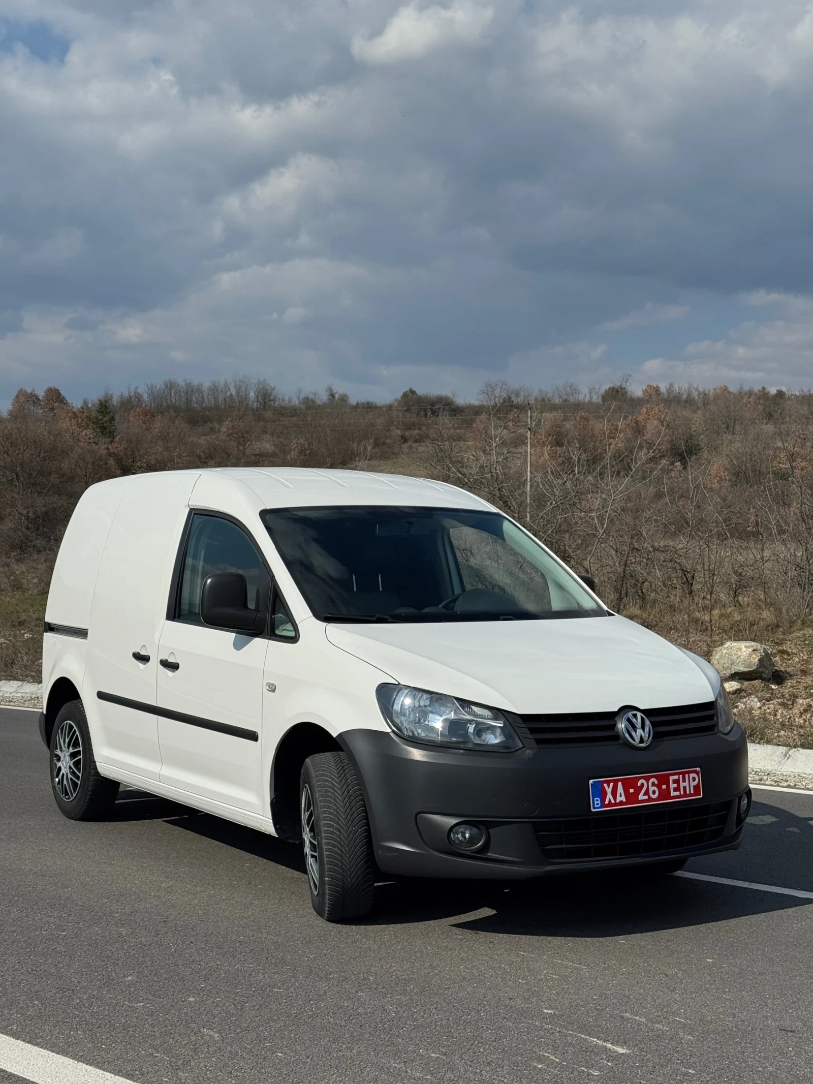 VW Caddy 1.6 TDI, снимка 3 - Автомобили и джипове - 54417490