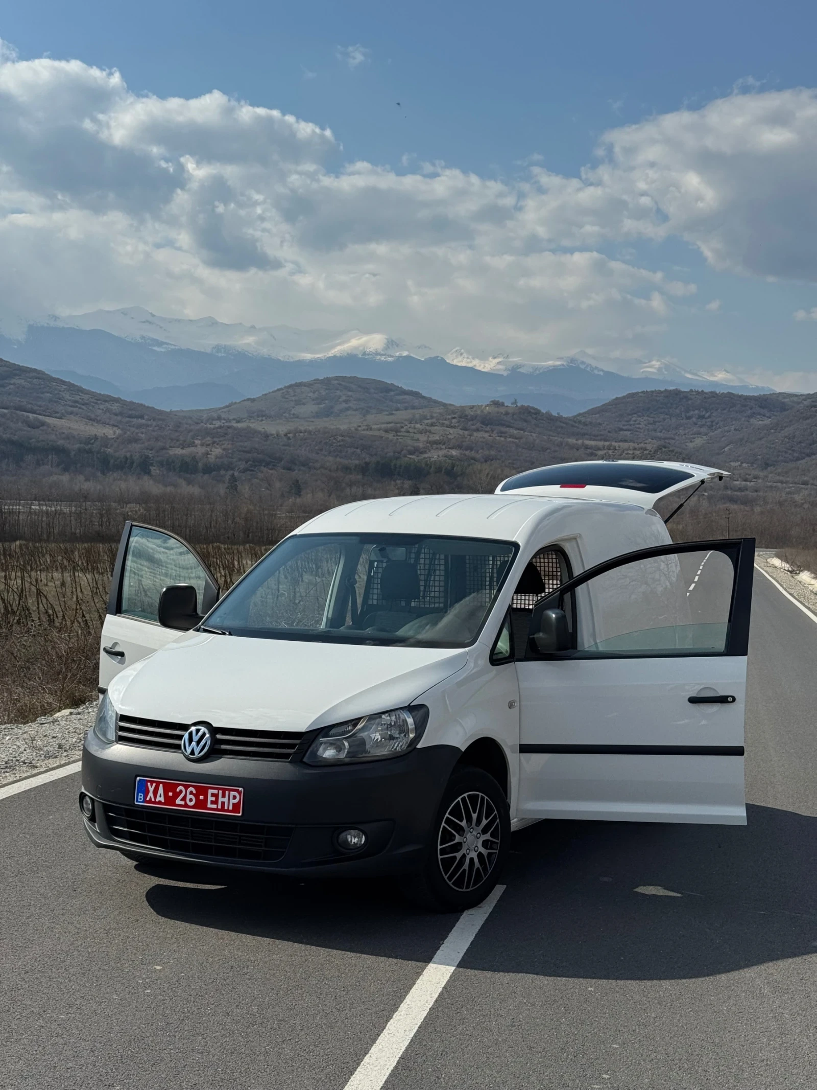VW Caddy 1.6 TDI, снимка 7 - Автомобили и джипове - 54417490