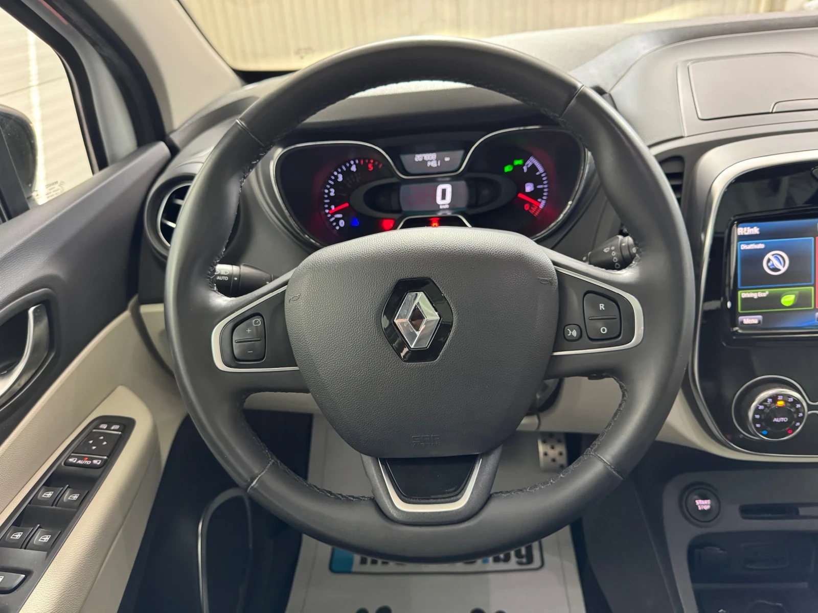 Renault Captur 1.5 DCI EDITION ONE - KEYLESS* КОЖА* LED* КАМЕРA, снимка 11 - Автомобили и джипове - 54429873