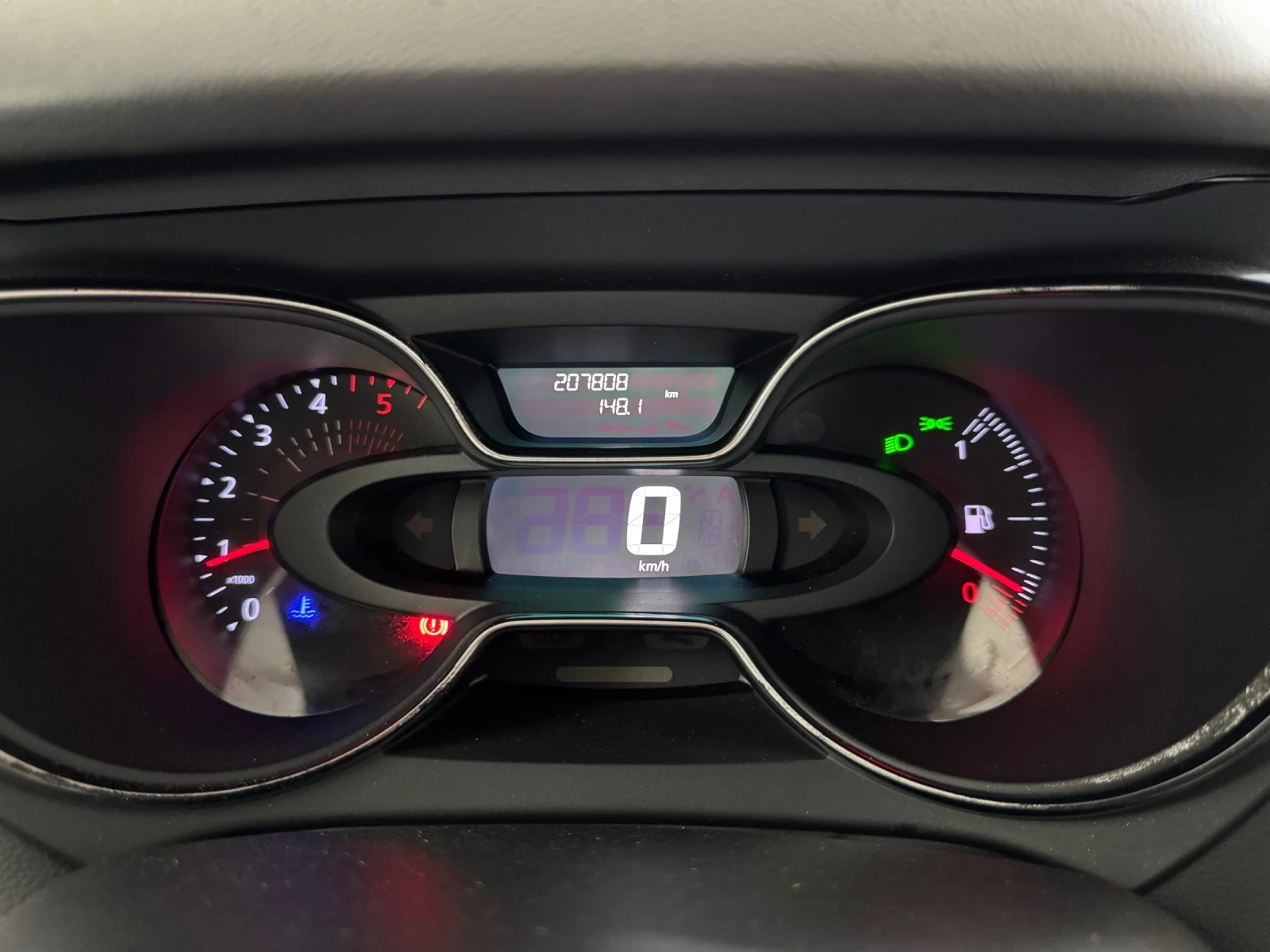 Renault Captur 1.5 DCI EDITION ONE - KEYLESS* КОЖА* LED* КАМЕРA, снимка 12 - Автомобили и джипове - 54429873