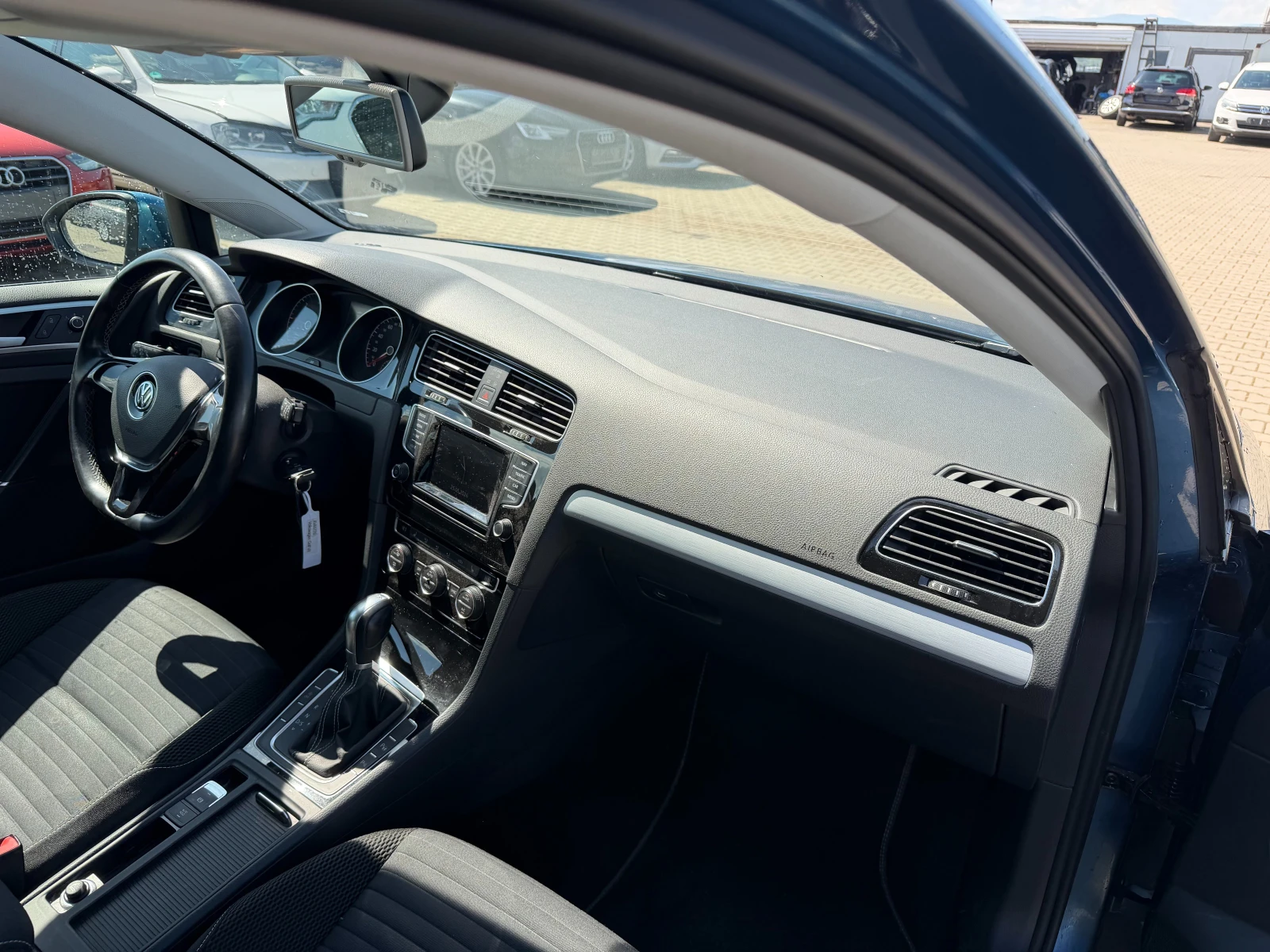 VW Golf 1.6TDI AVTOMAT/NAVI EURO 6, снимка 11 - Автомобили и джипове - 54667107
