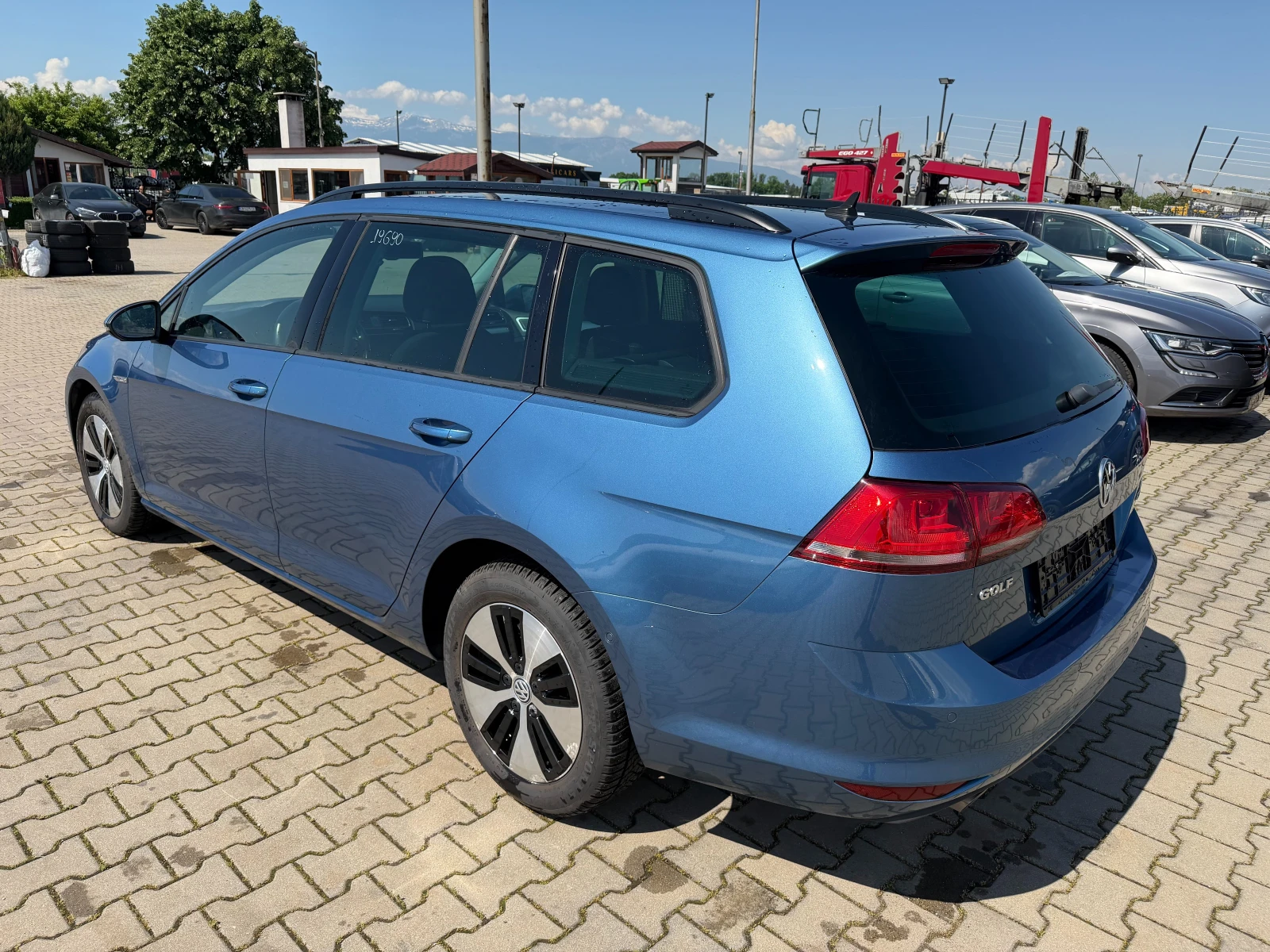VW Golf 1.6TDI AVTOMAT/NAVI EURO 6, снимка 8 - Автомобили и джипове - 54667107