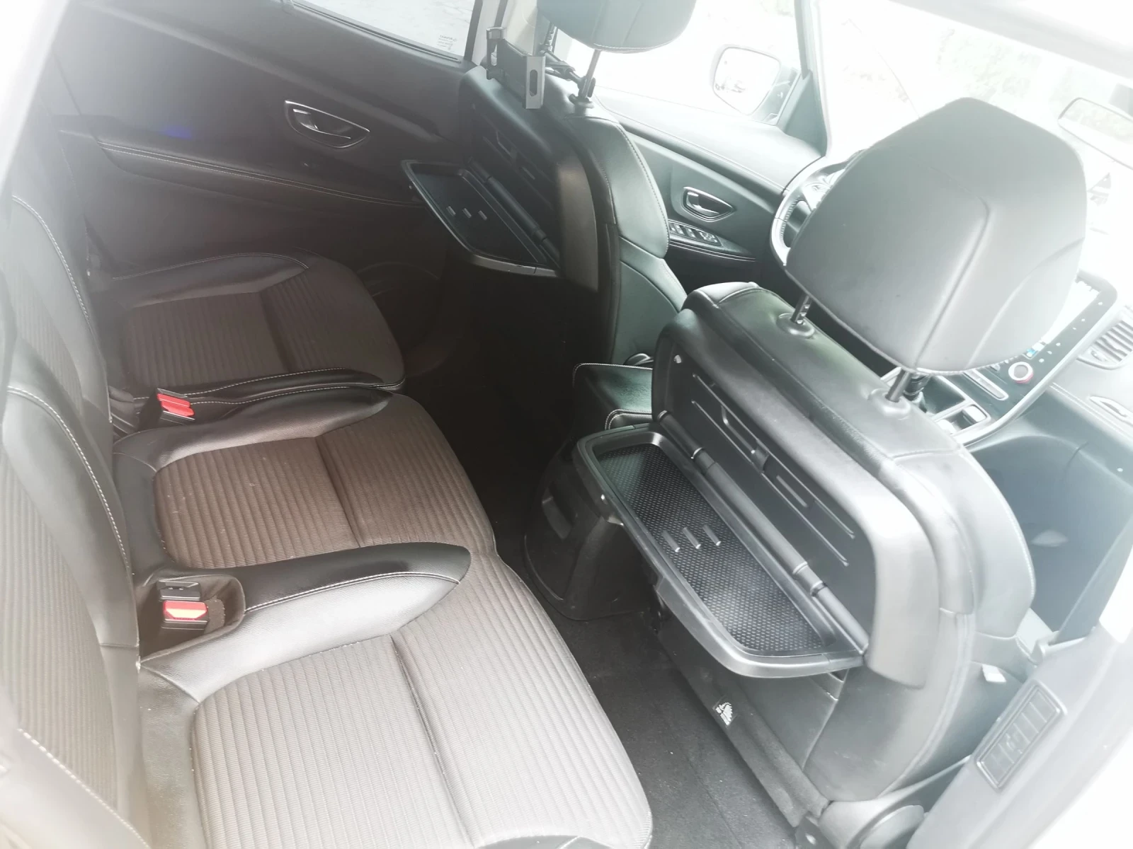 Renault Grand scenic 1.6 130к.с , снимка 9 - Автомобили и джипове - 54704514