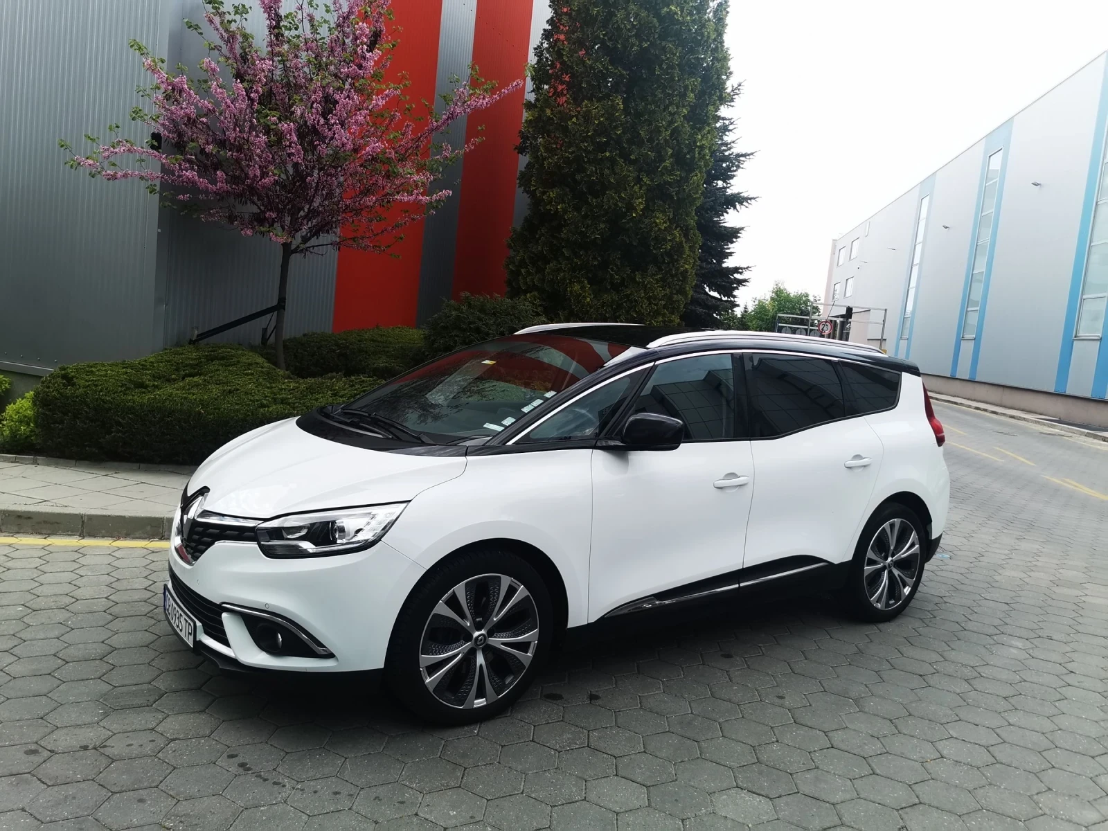 Renault Grand scenic 1.6 130к.с , снимка 2 - Автомобили и джипове - 54704514