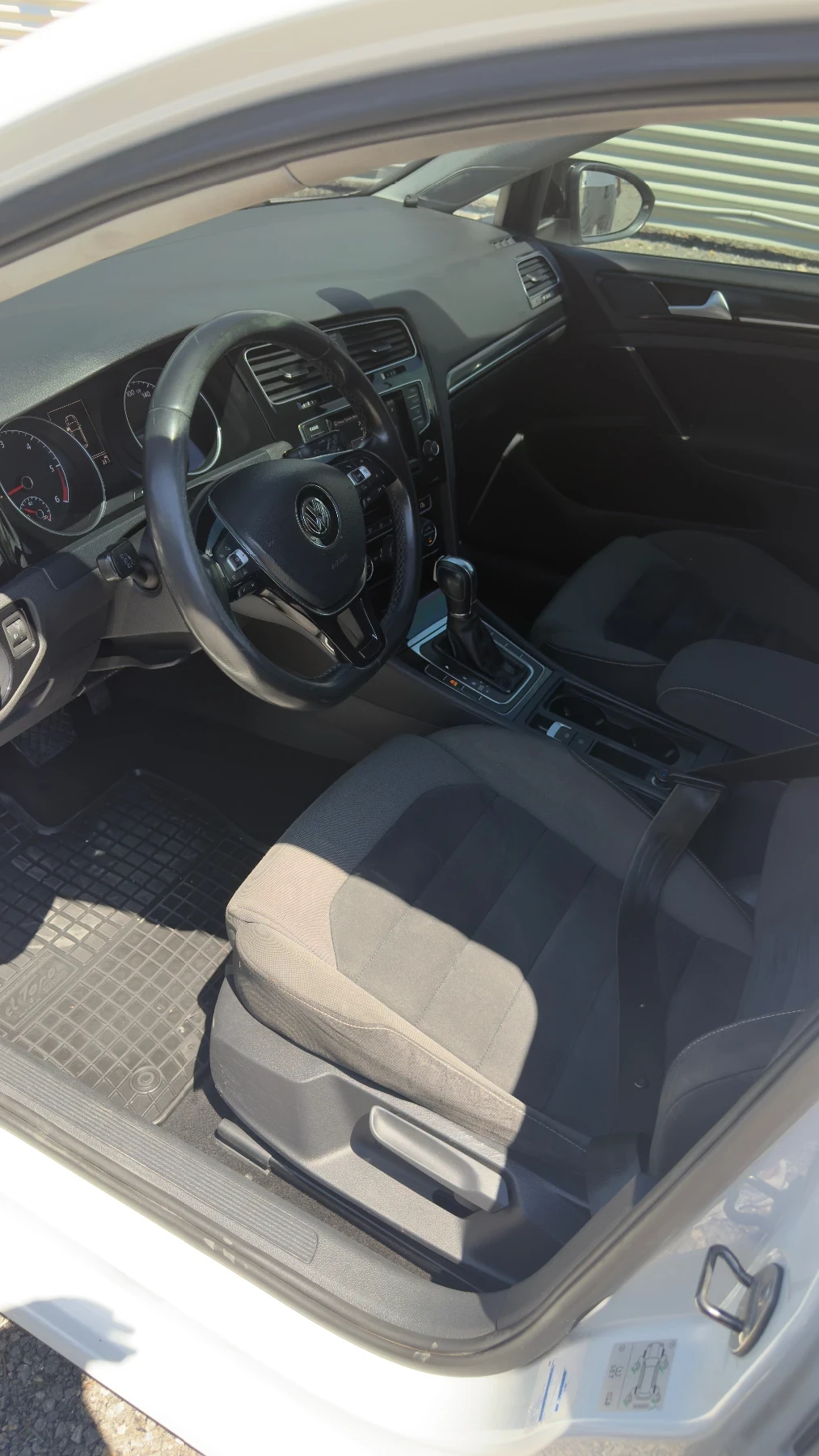 VW Golf 1.6TDI110HP!7DSG!AUTOHOLD!HIGHLINE!ОБСЛУЖЕН!TOP!, снимка 9 - Автомобили и джипове - 54766543