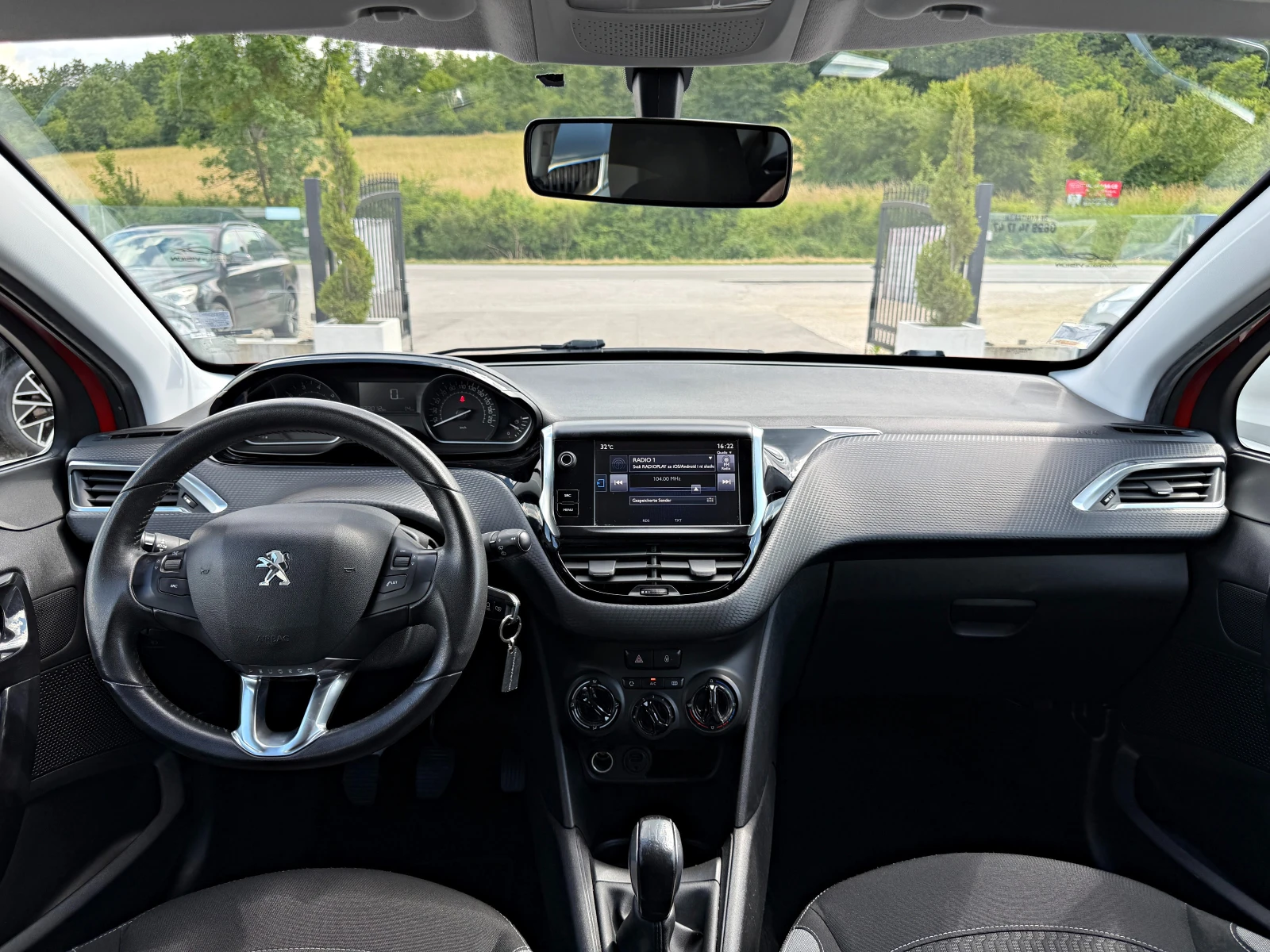 Peugeot 208 STYLE PURETECH EURO 6 KLIMA LED, снимка 5 - Автомобили и джипове - 54960228