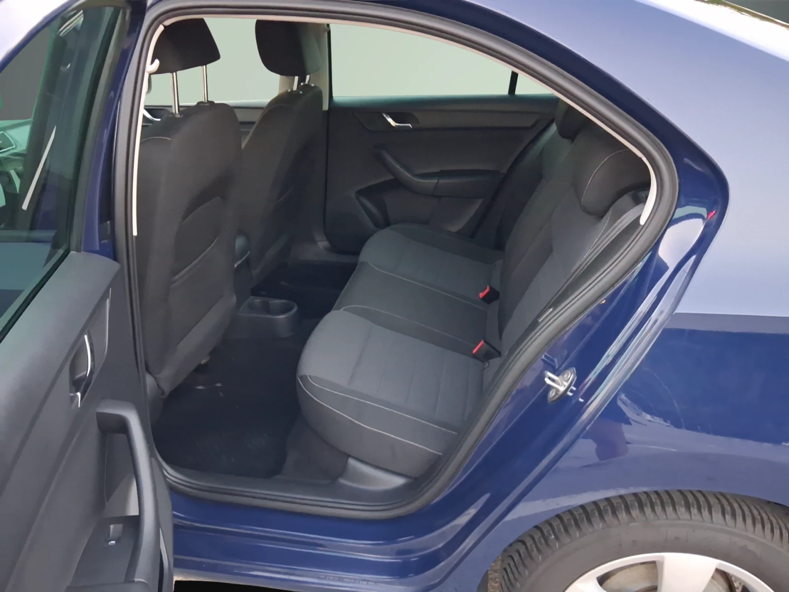 Skoda Rapid Елеганс 1, 2 MPI 12V , 75 к.с., 5М+ LPG, снимка 11 - Автомобили и джипове - 55639573