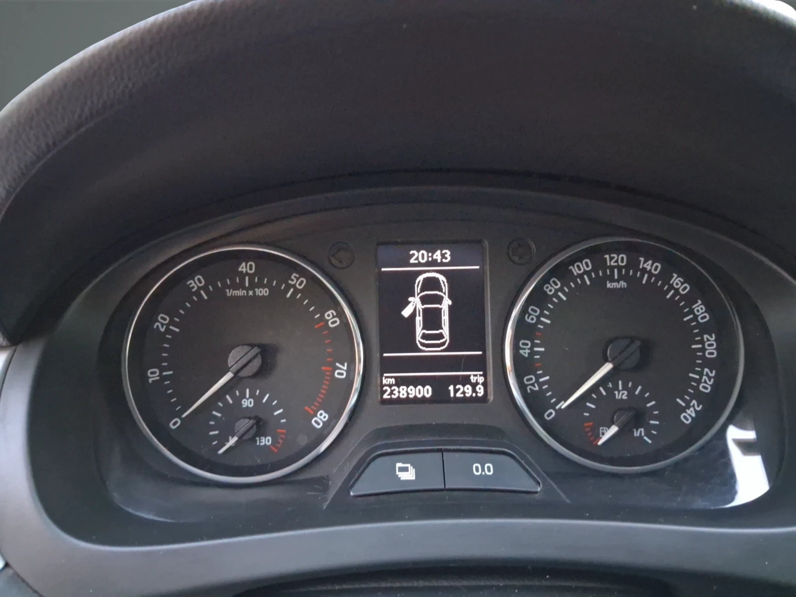 Skoda Rapid Елеганс 1, 2 MPI 12V , 75 к.с., 5М+ LPG, снимка 9 - Автомобили и джипове - 55639573