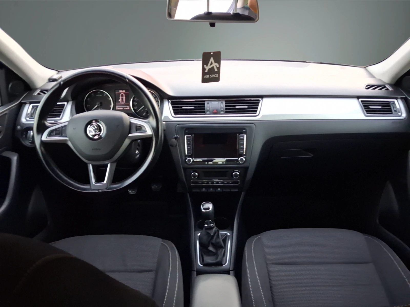 Skoda Rapid Елеганс 1, 2 MPI 12V , 75 к.с., 5М+ LPG, снимка 10 - Автомобили и джипове - 55639573