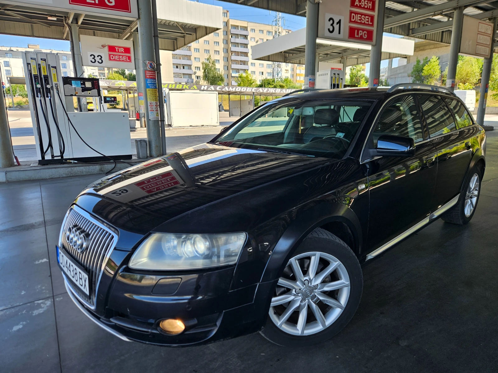 Audi A6 Allroad 3.0d, снимка 2 - Автомобили и джипове - 55642594