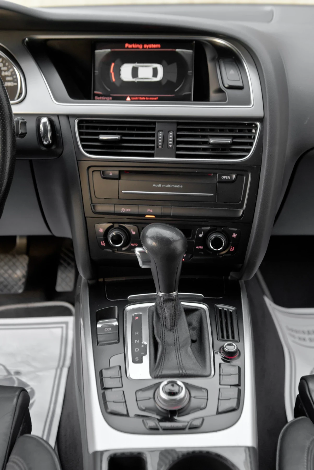 Audi A5 S-LINE// SPORTBACK// 2011// DISTRONIC /LANE ASSIST, снимка 9 - Автомобили и джипове - 55996000