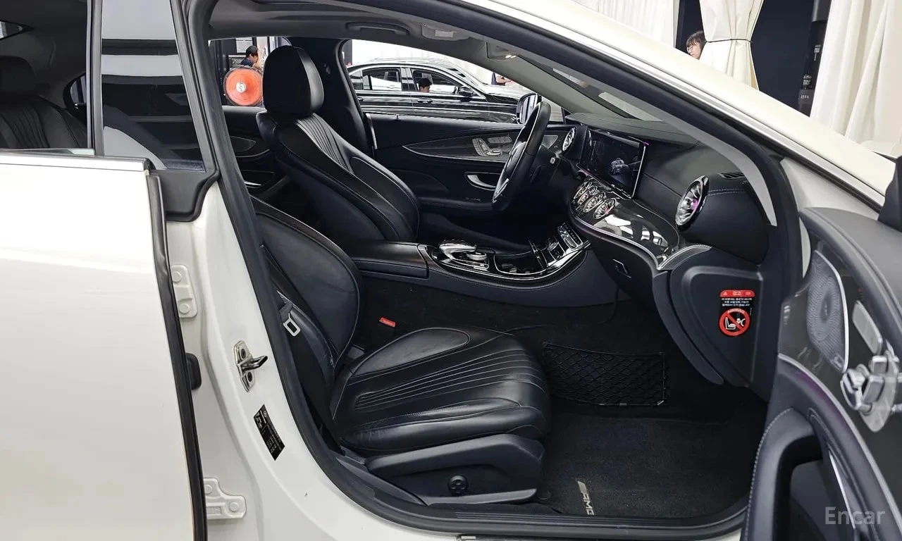 Mercedes-Benz CLS 300d AMG Line/ФИНАНСИРАНЕ, снимка 11 - Автомобили и джипове - 56019600