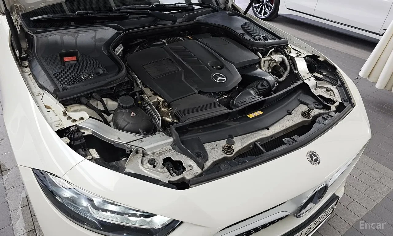 Mercedes-Benz CLS 300d AMG Line/ФИНАНСИРАНЕ, снимка 6 - Автомобили и джипове - 56019600
