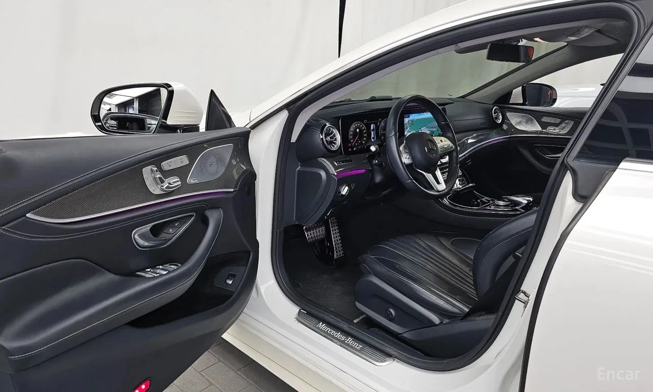 Mercedes-Benz CLS 300d AMG Line/ФИНАНСИРАНЕ, снимка 10 - Автомобили и джипове - 56019600