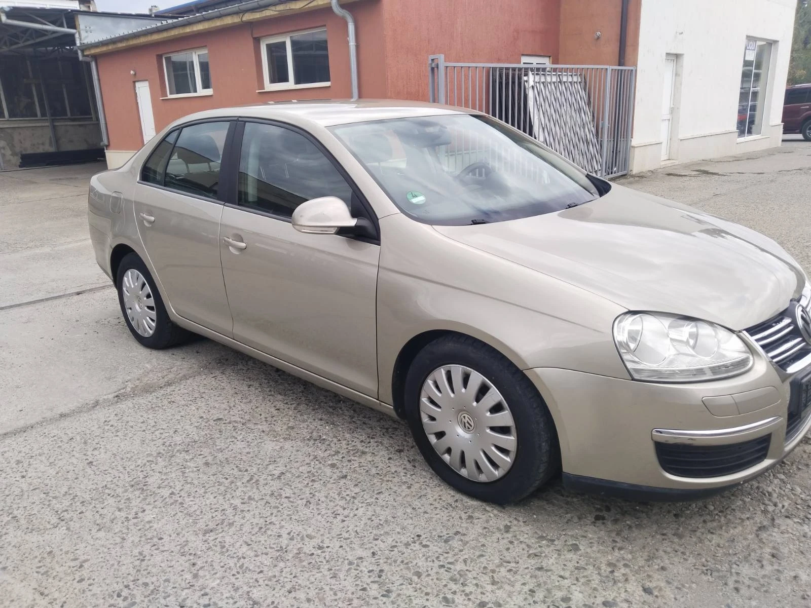 VW Jetta 1.6 /101 кс, снимка 4 - Автомобили и джипове - 56274807