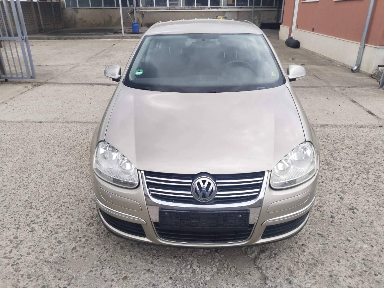 VW Jetta 1.6 /101 кс, снимка 2 - Автомобили и джипове - 56274807