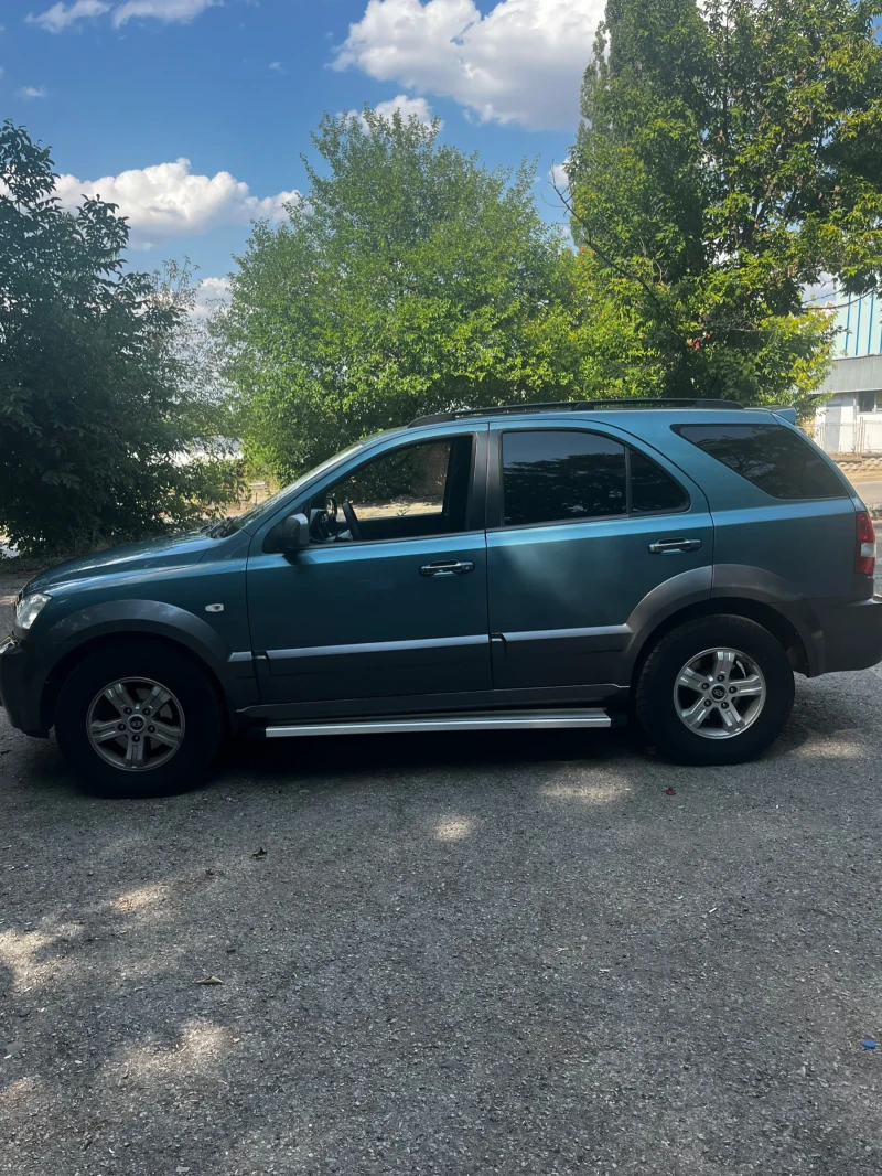 Kia Sorento 2.5 CRDI, снимка 2 - Автомобили и джипове - 49593104