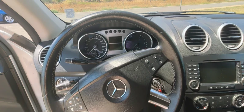 Mercedes-Benz ML 320, снимка 10 - Автомобили и джипове - 51464297