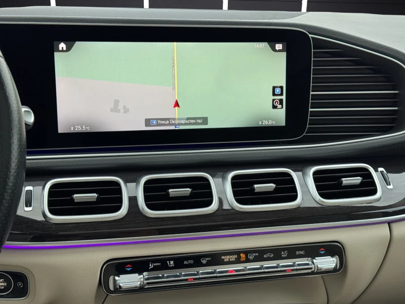 Mercedes-Benz GLS 400 d* AMG* PANO* KEYLESS* DISTR* AIRMATIC* * * , снимка 12 - Автомобили и джипове - 52322516